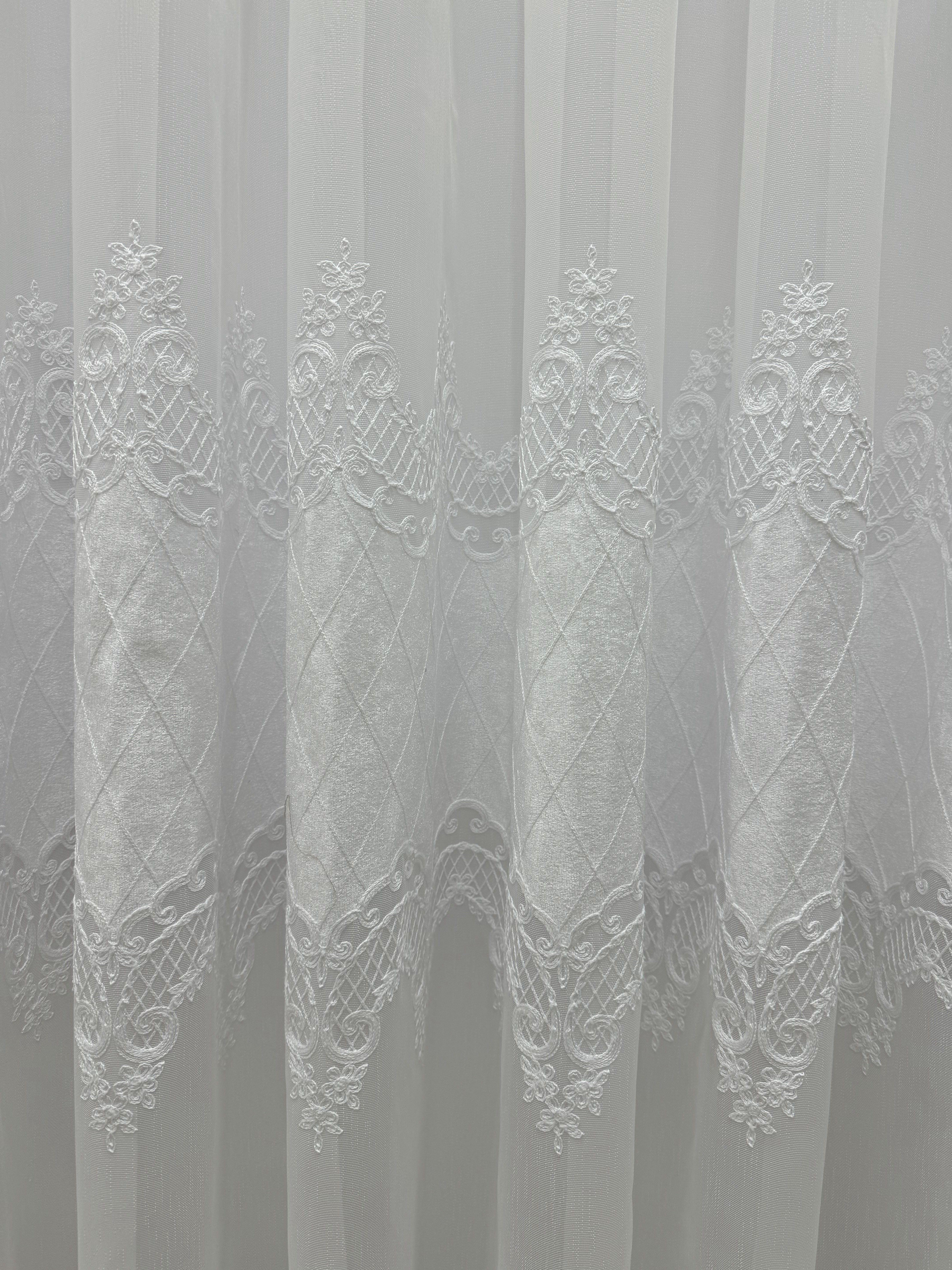 Bamboo-based sheer curtain with velvet inserts, white color