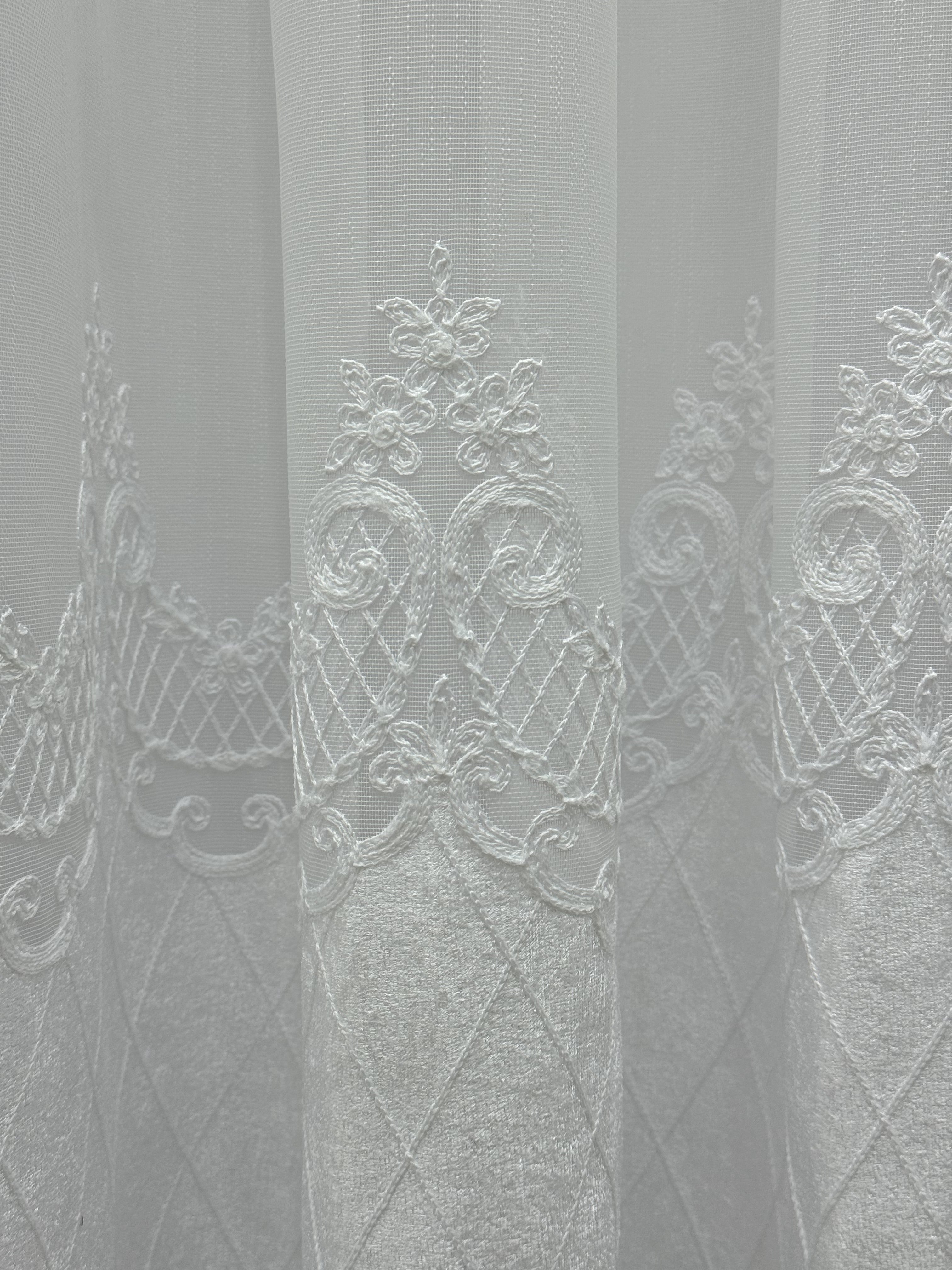 Bamboo-based sheer curtain with velvet inserts, white color