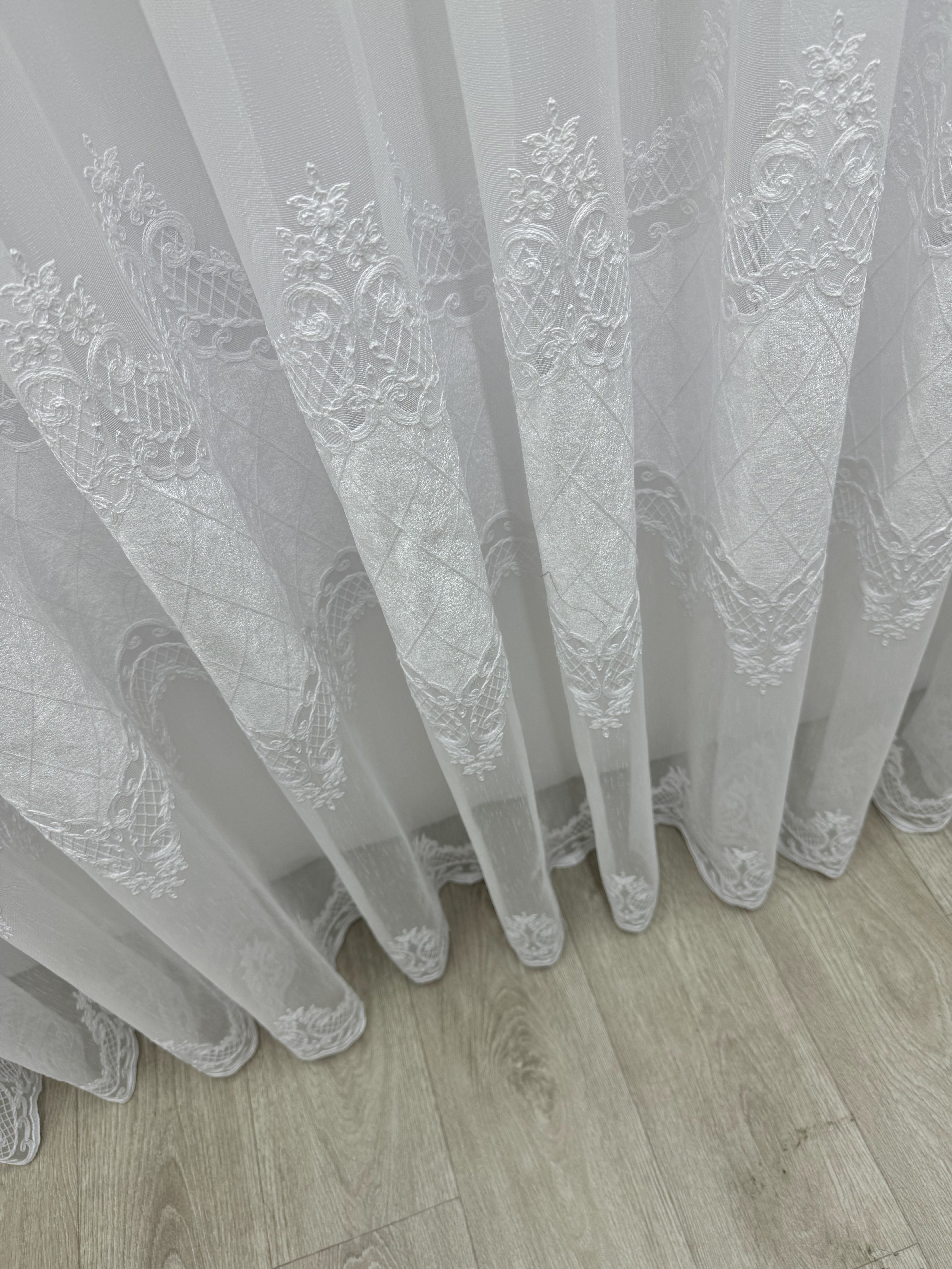 Bamboo-based sheer curtain with velvet inserts, white color