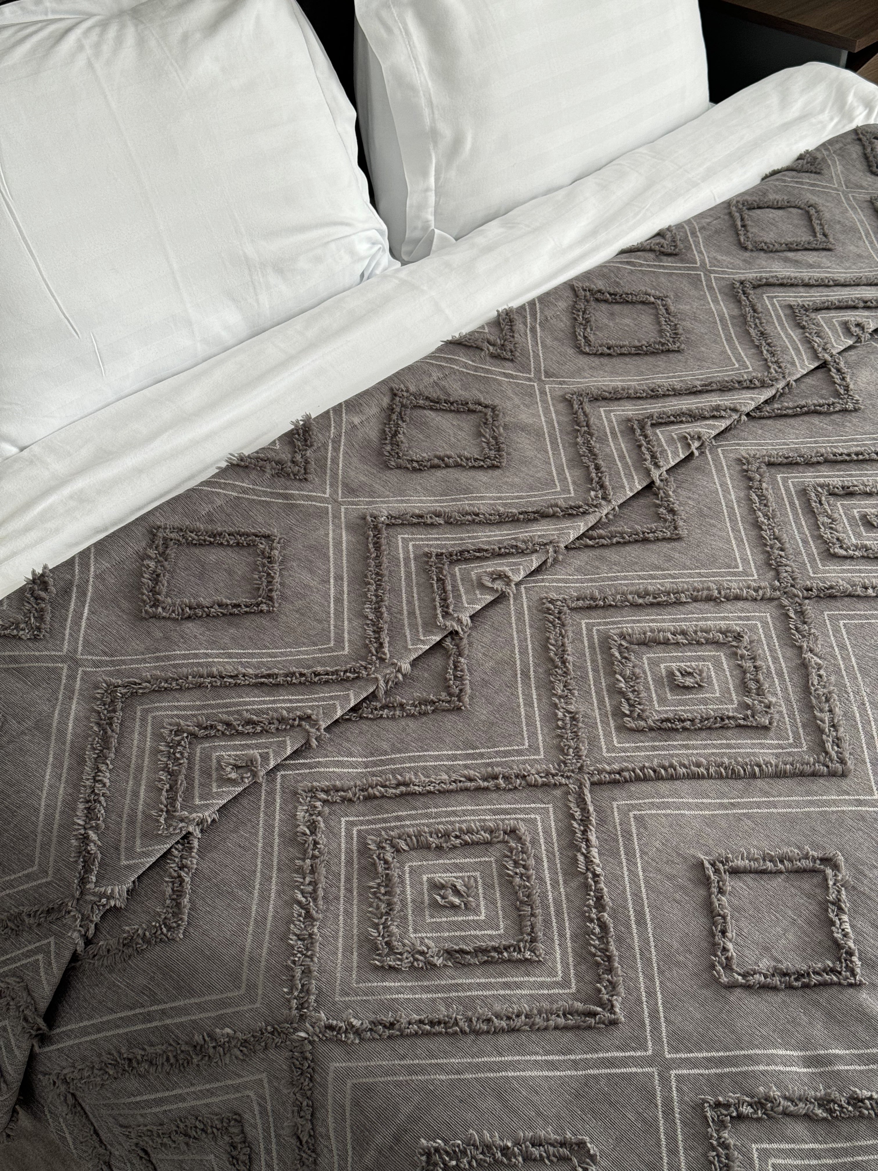 Scandinavian bedspread, 100% cotton, graphite color