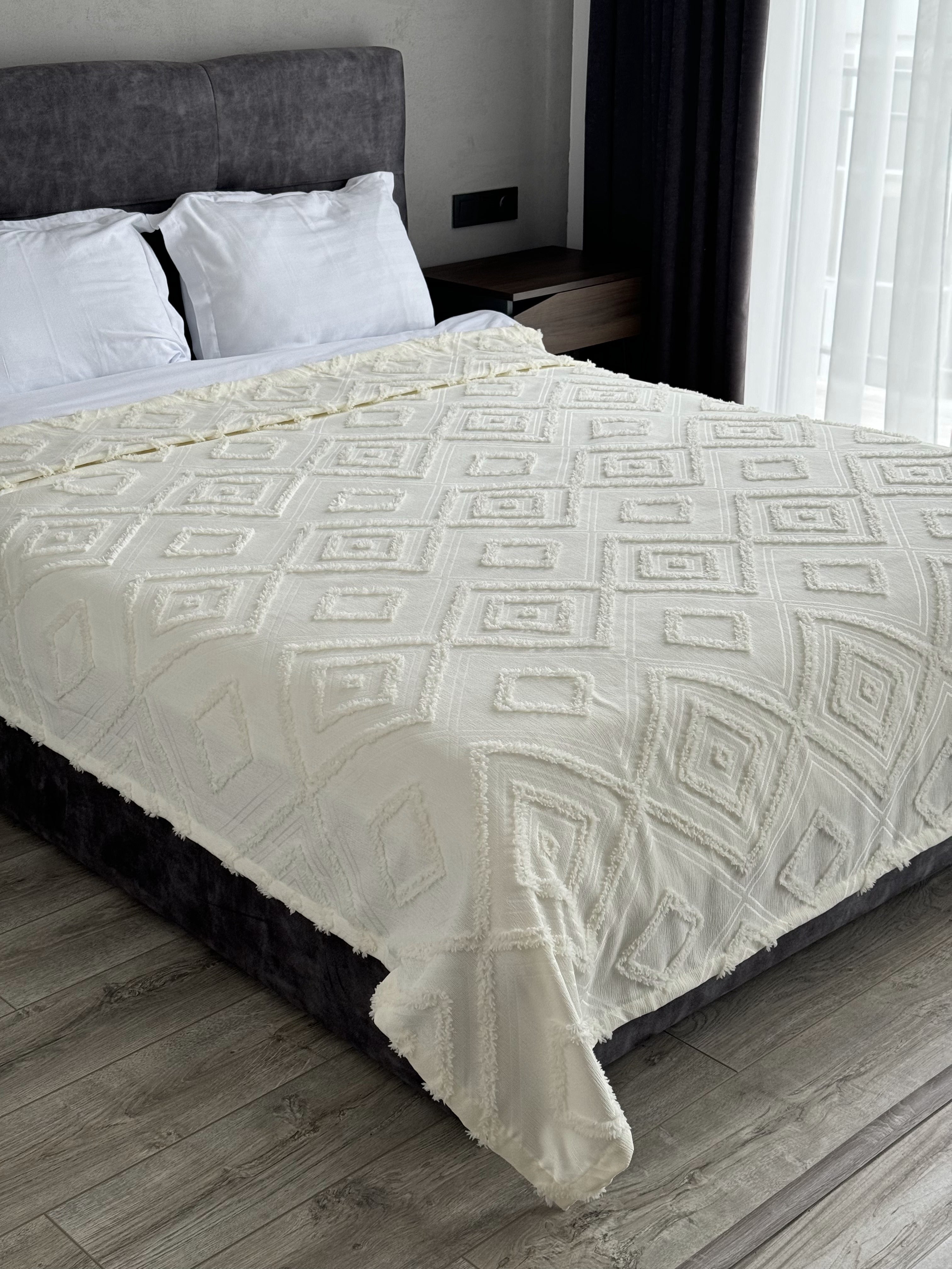 Scandinavian bedspread, 100% cotton, milk color