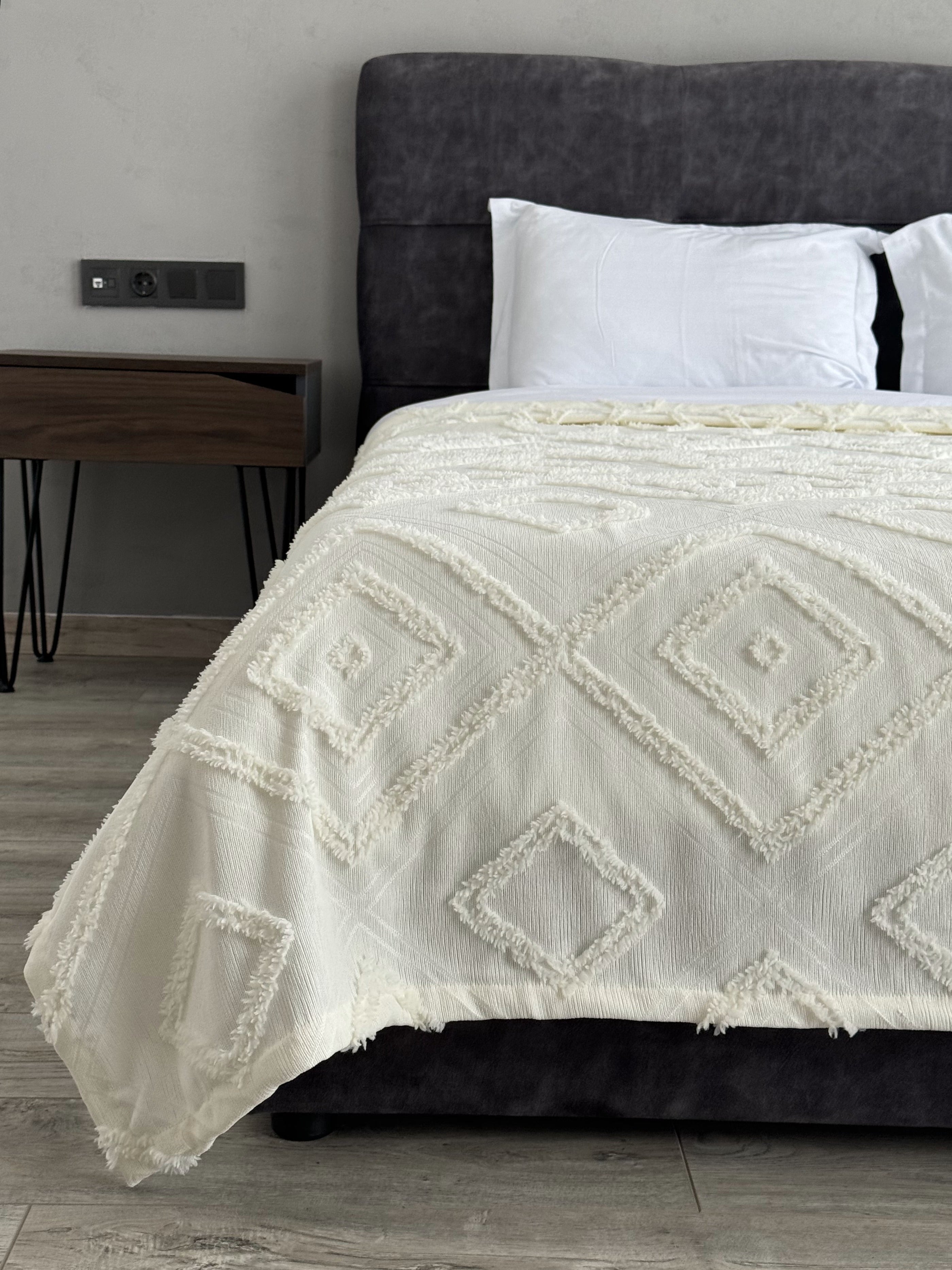 Scandinavian bedspread, 100% cotton, milk color