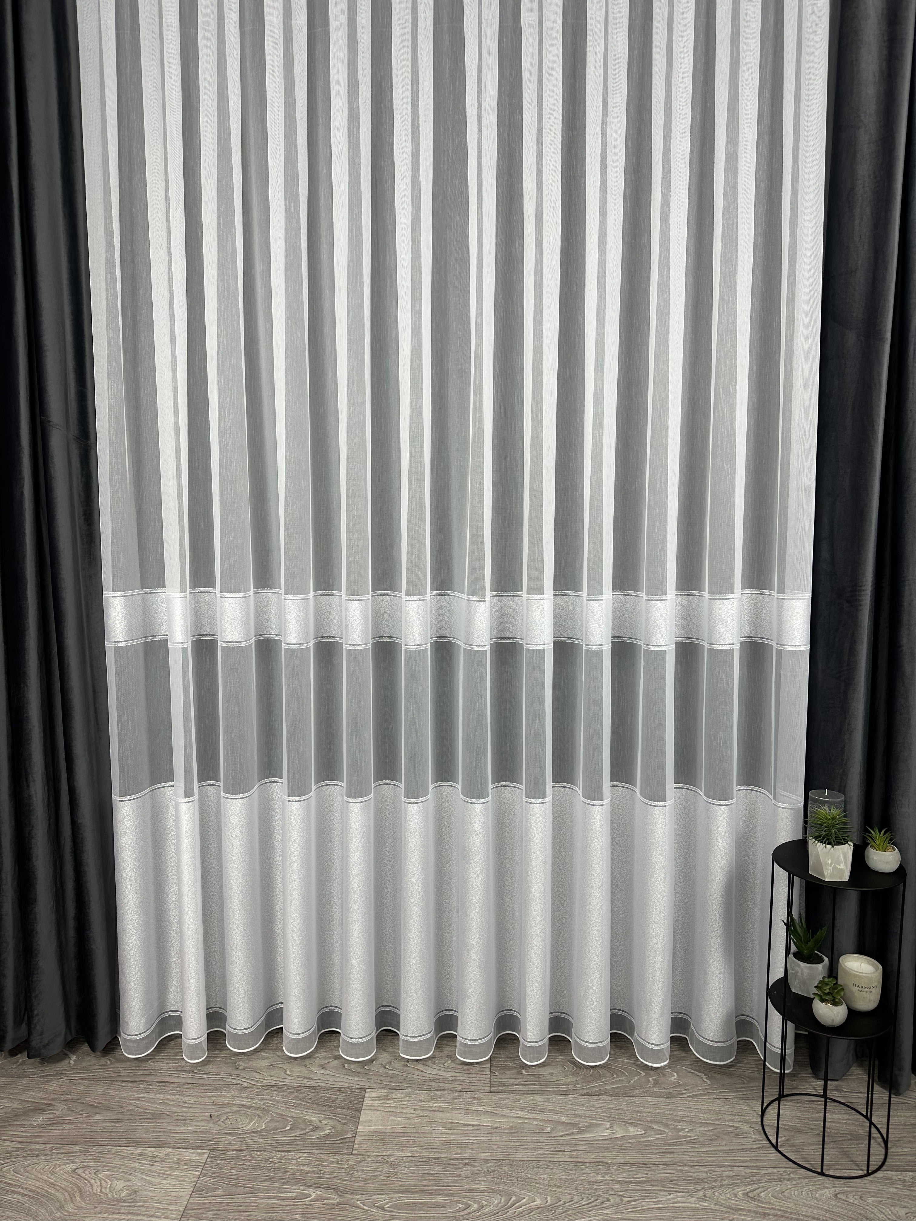 Sheer curtain with stripes, white color