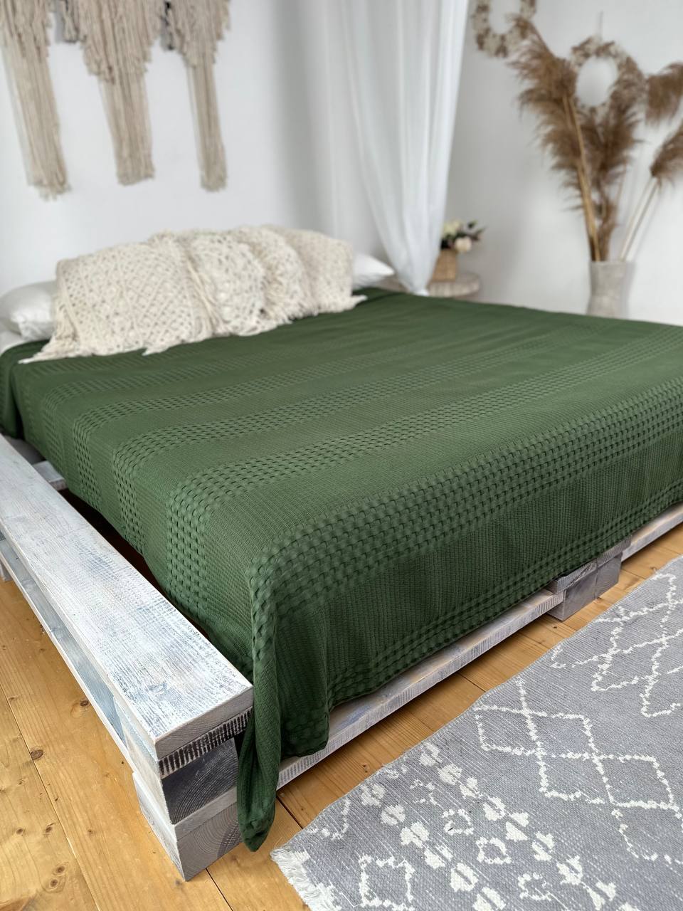 Сotton bedspread "Pike", emerald green color