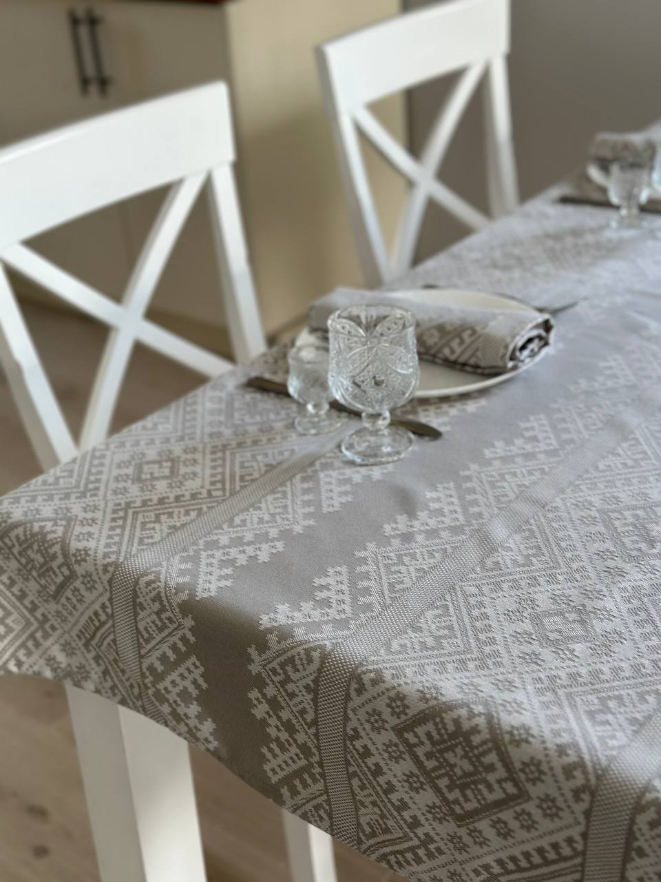 Ukrainian tablecloth embroidered linen, Ukrainian ornament, luxury quality (custom or standard size)